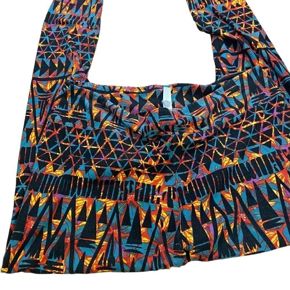 Lularoe size TC (tall and curvy) fits ladies size 12-18 excellent condit…